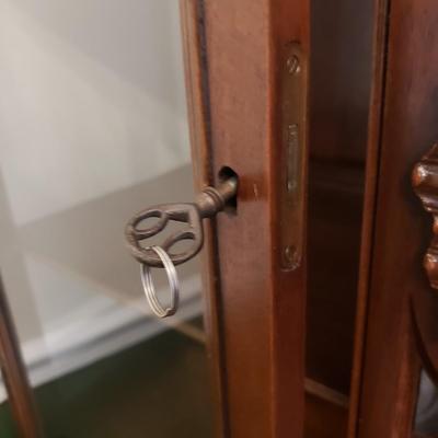 Ornate Claw Foot China Cabinet (DR-KD)