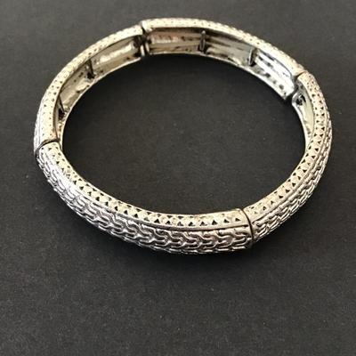 Silvertone stretch bracelet