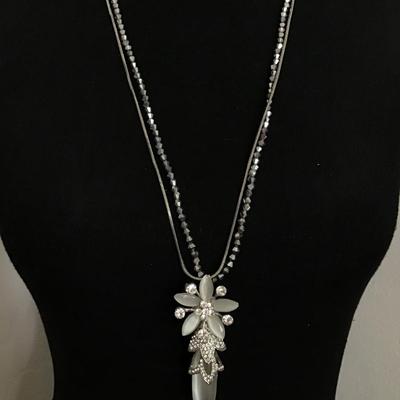 Beautiful crystal flower statement necklace