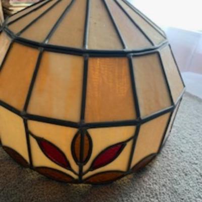 “Tiffany-Style Stained Glass Lampshade – Amber & Autumn Leaf Design”
