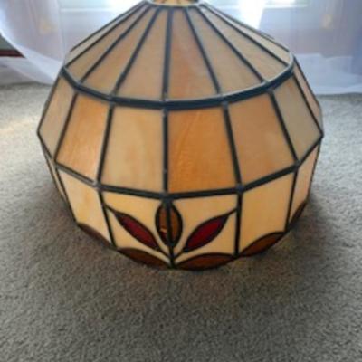 “Tiffany-Style Stained Glass Lampshade – Amber & Autumn Leaf Design”