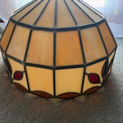 “Tiffany-Style Stained Glass Lampshade – Amber & Autumn Leaf Design”