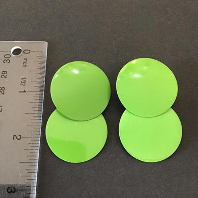 Vintage 80s green circular disk statement earrings