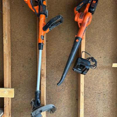 BLACK & DECKER BLOWER AND WEED WACKER WITH 40v LITHIUM BATTERY AND CHARGER