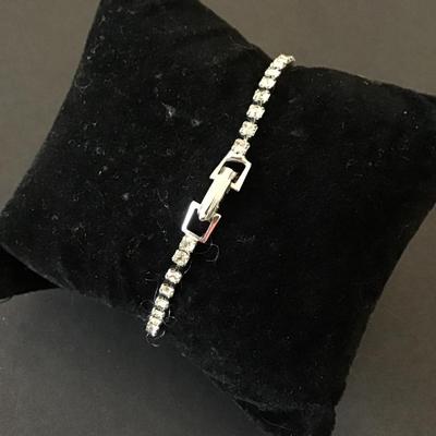 Cute vintage Silver-tone rhinestone bracelet