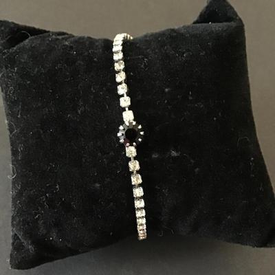 Cute vintage Silver-tone rhinestone bracelet