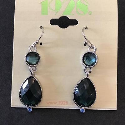 Beautiful vintage, 1928 silver tone, Ocean blue rhinestone dangle earrings
