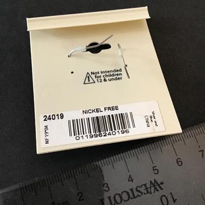 Beautiful vintage, 1928 silver tone, Ocean blue rhinestone dangle earrings