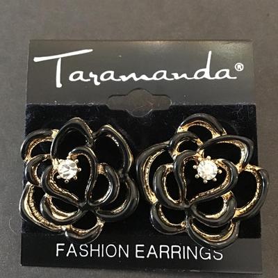 Beautiful, gold tone, vintage, flower, black enamel rhinestone statement earrings