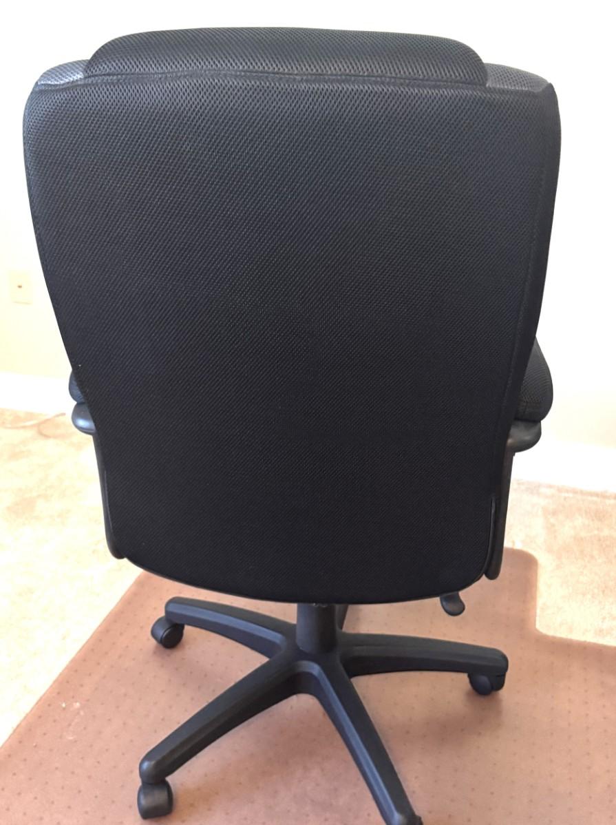 Very Nice Plush Adjustable Office Chair Like New