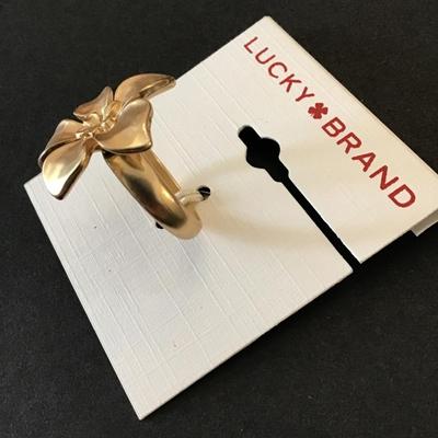 Lucky brand satin, gold toned, flower fashion, ring size 7