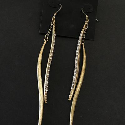 Guess Gold tone, rhinestone Dingley earrings