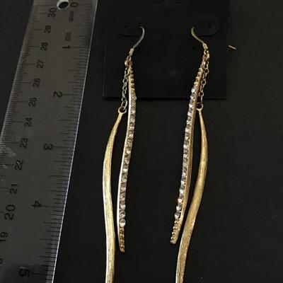 Guess Gold tone, rhinestone Dingley earrings