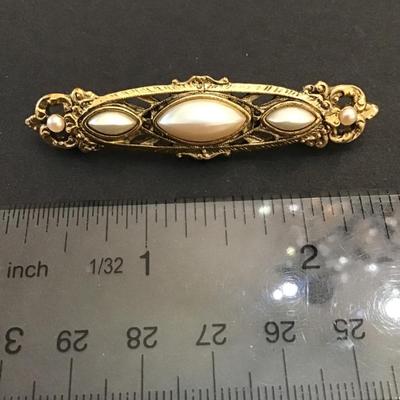 Vintage 1928 Gold tone, faux, pearl brooch
