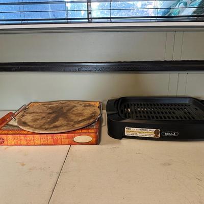 BELLA SMOKELESS GRILL AND ROUND BAKING STONE
