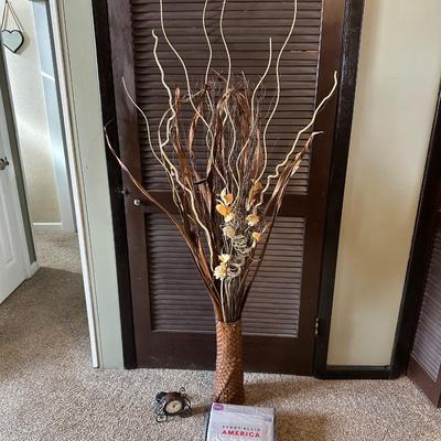 PERRY ELLIS 6 PIECE FULL SHEET SET, HOWARD MILLER CLOCK AND HOME DECOR VASE WITH FAUX PLANTS