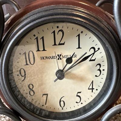 PERRY ELLIS 6 PIECE FULL SHEET SET, HOWARD MILLER CLOCK AND HOME DECOR VASE WITH FAUX PLANTS