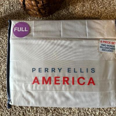 PERRY ELLIS 6 PIECE FULL SHEET SET, HOWARD MILLER CLOCK AND HOME DECOR VASE WITH FAUX PLANTS