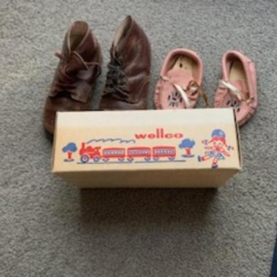 Shoes Vintage Jumping Jacks Box Baby Shoes & Pink Moccasins