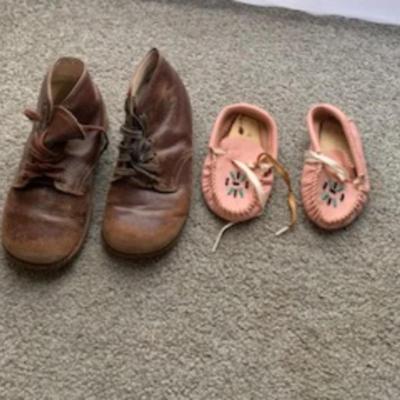 Shoes Vintage Jumping Jacks Box Baby Shoes & Pink Moccasins