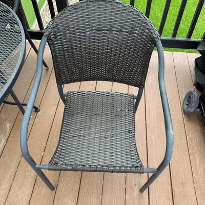 PATIO TABLE WITH UMBRELLA AND 4 CHAIRS