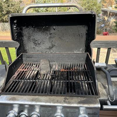 CHARBROIL PROPANE GRILL WITH COVER