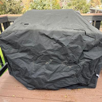 CHARBROIL PROPANE GRILL WITH COVER