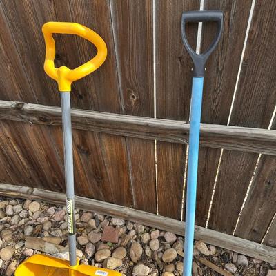 SNOW SHOVELS AND SHARK HAND HELD VACUUM