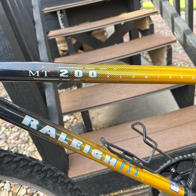 RALEIGH MT200 ALUMINUM MOUNTAIN BIKE