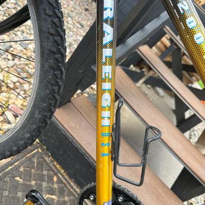 RALEIGH MT200 ALUMINUM MOUNTAIN BIKE