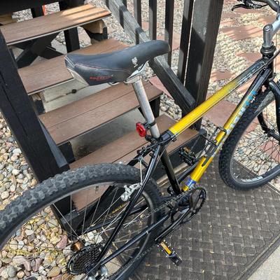 RALEIGH MT200 ALUMINUM MOUNTAIN BIKE