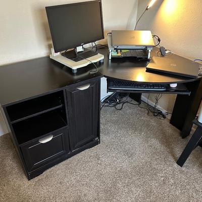COMPUTER DESK