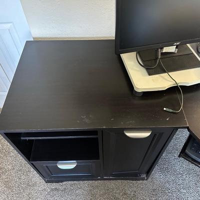 COMPUTER DESK