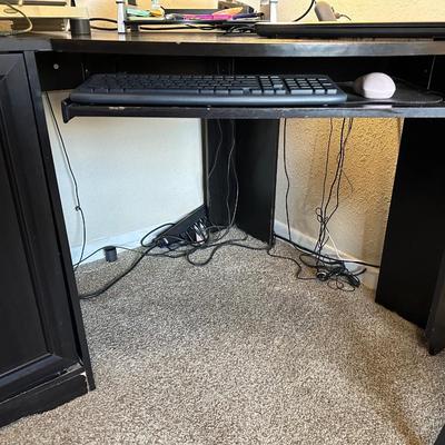 COMPUTER DESK