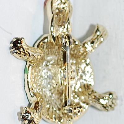 Small Green TURTLE BROOCH (1¼" x ¾") with Solid Green Shell and Red Eyes on a Gold Tone Setting