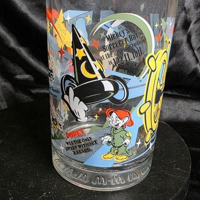 Disney 100 Years of Magic – “Share a Dream Come True” Collector Glass – Mickey Mouse, Donald, Pluto, Snow White, Dopey, and Parade Scenes...