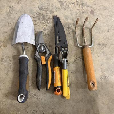 Fiskars Garden Tools & More (G-MG)