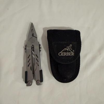 Victornox Swiss Army Knives, Leatherman & More (G-MG)