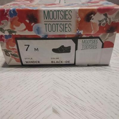Mootsies Tootsies Size 7M Black-DE Heels (Boxed)