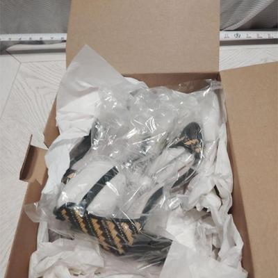 New High Heels Kennith Cole Size 6M