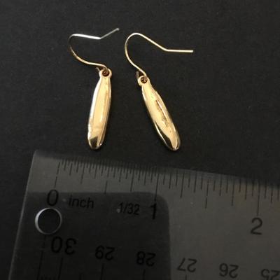 Very pretty gold tone flat gray enamel dangle earrings very elegant