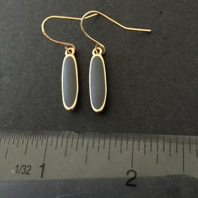 Very pretty gold tone flat gray enamel dangle earrings very elegant