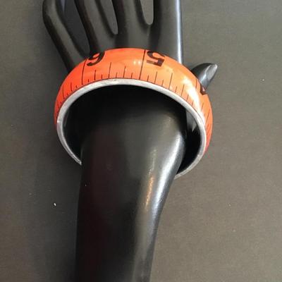 Orange tone, tape measure Bengal