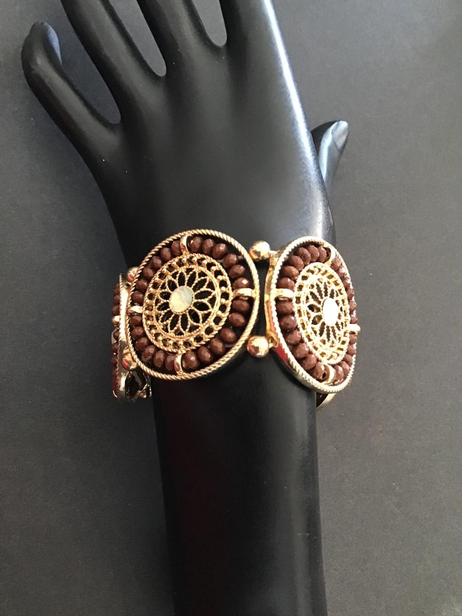 Sale Photo Thumbnail #162: Very nice gold tone, fashion, statement bracelet. Please attach photos.