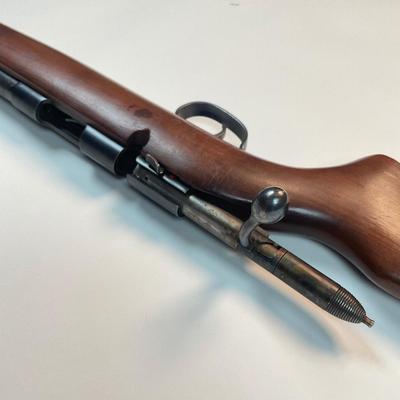 Sale Photo Thumbnail #40: Offered is a vintage Remington Model 512 The Sportmaster rimfire rifle — a classic mid-century bolt-action .22 with the original tubular magazine and traditional one-piece hardwood stock. The stamped barrel code LTT dates the barrel to Feb. 1948, placin