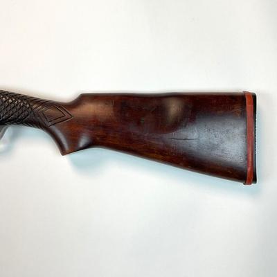 Sale Photo Thumbnail #134: Remington Model 10 Pump‑Action 12 Ga Vintage Bottom‑Eject Shotgun 
Offered is a classic Remington Model 10 pump‑action shotgun.
Serial Number 272229
Key Features
	•	Gauge: 12 gauge only.  ￼
	•	Action type: Pump‑action with unique bot