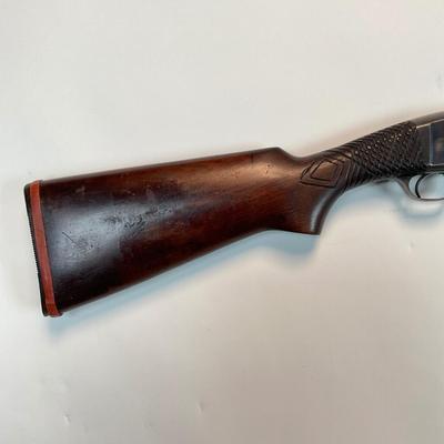 Sale Photo Thumbnail #120: Remington Model 10 Pump‑Action 12 Ga Vintage Bottom‑Eject Shotgun 
Offered is a classic Remington Model 10 pump‑action shotgun.
Serial Number 272229
Key Features
	•	Gauge: 12 gauge only.  ￼
	•	Action type: Pump‑action with unique bot