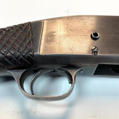 Sale Photo Thumbnail #124: Remington Model 10 Pump‑Action 12 Ga Vintage Bottom‑Eject Shotgun 
Offered is a classic Remington Model 10 pump‑action shotgun.
Serial Number 272229
Key Features
	•	Gauge: 12 gauge only.  ￼
	•	Action type: Pump‑action with unique bot