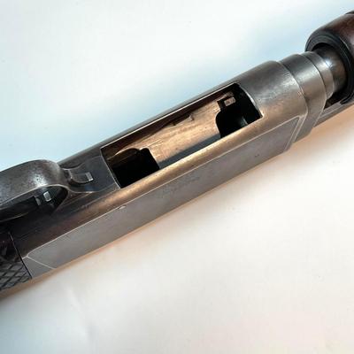 Sale Photo Thumbnail #141: Remington Model 10 Pump‑Action 12 Ga Vintage Bottom‑Eject Shotgun 
Offered is a classic Remington Model 10 pump‑action shotgun.
Serial Number 272229
Key Features
	•	Gauge: 12 gauge only.  ￼
	•	Action type: Pump‑action with unique bot