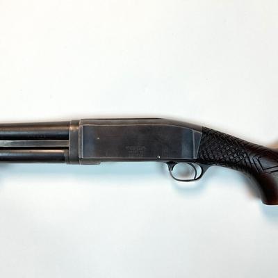 Sale Photo Thumbnail #133: Remington Model 10 Pump‑Action 12 Ga Vintage Bottom‑Eject Shotgun 
Offered is a classic Remington Model 10 pump‑action shotgun.
Serial Number 272229
Key Features
	•	Gauge: 12 gauge only.  ￼
	•	Action type: Pump‑action with unique bot
